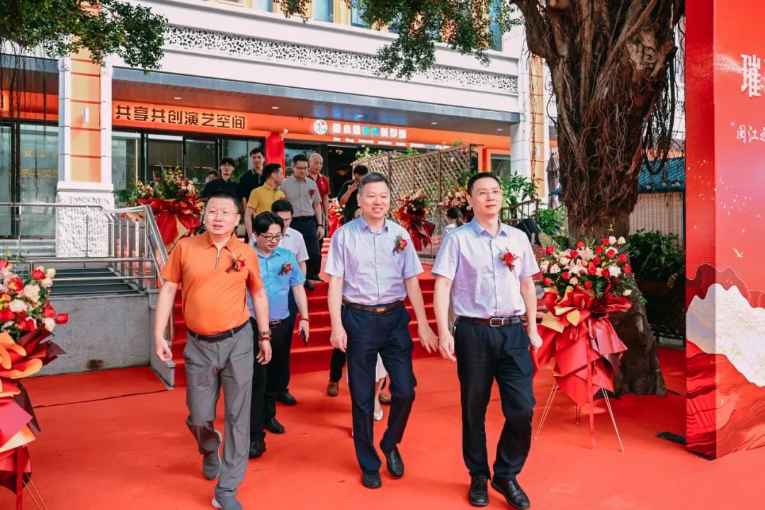 正式揭牌!<a href=http://www.555edu.net/school-461/ target=_blank class=infotextkey>福州市艺术学校</a>在“闽江之心”有大动作!